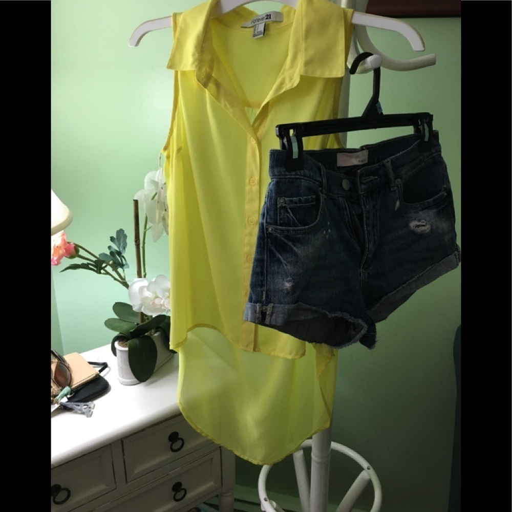 Sale 🔥🔥Forever 21 top  and garage shorts s…
